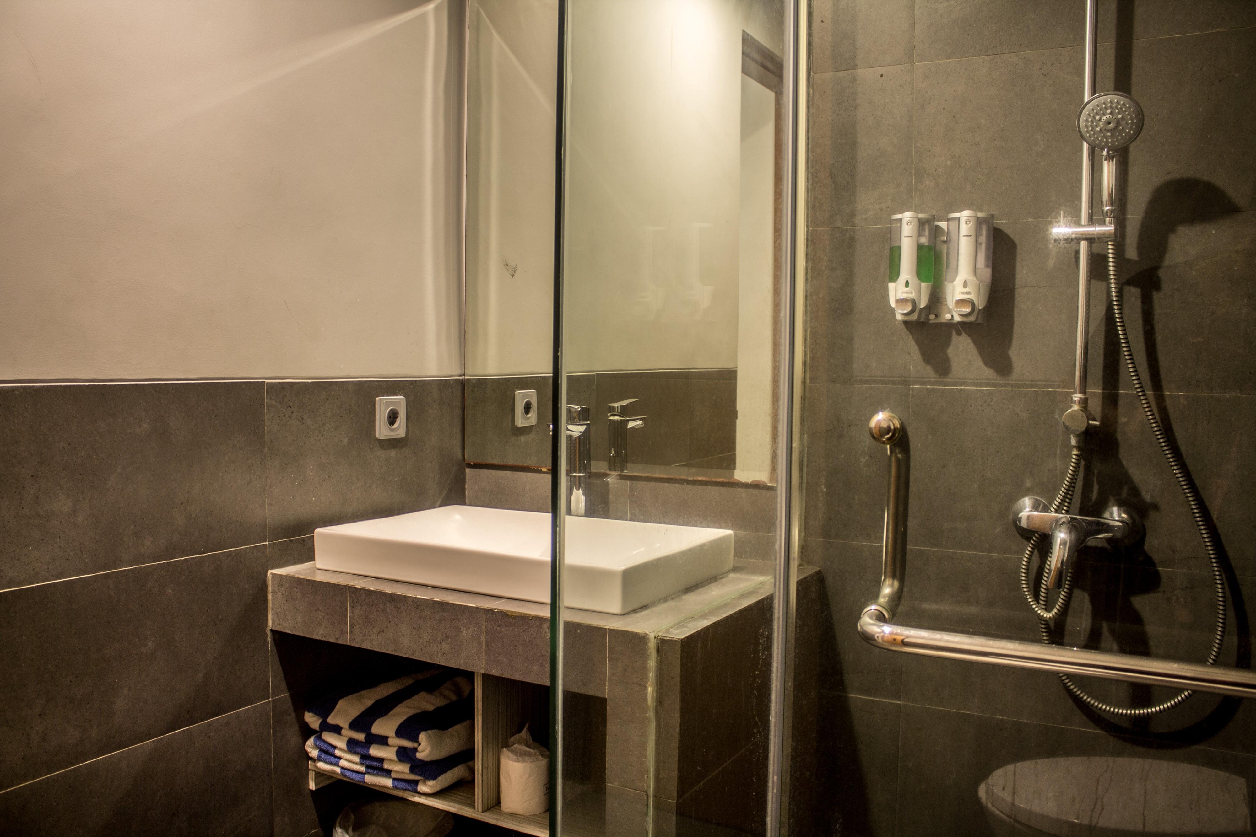 Transera Kamini Legian Hotel Luaran gambar