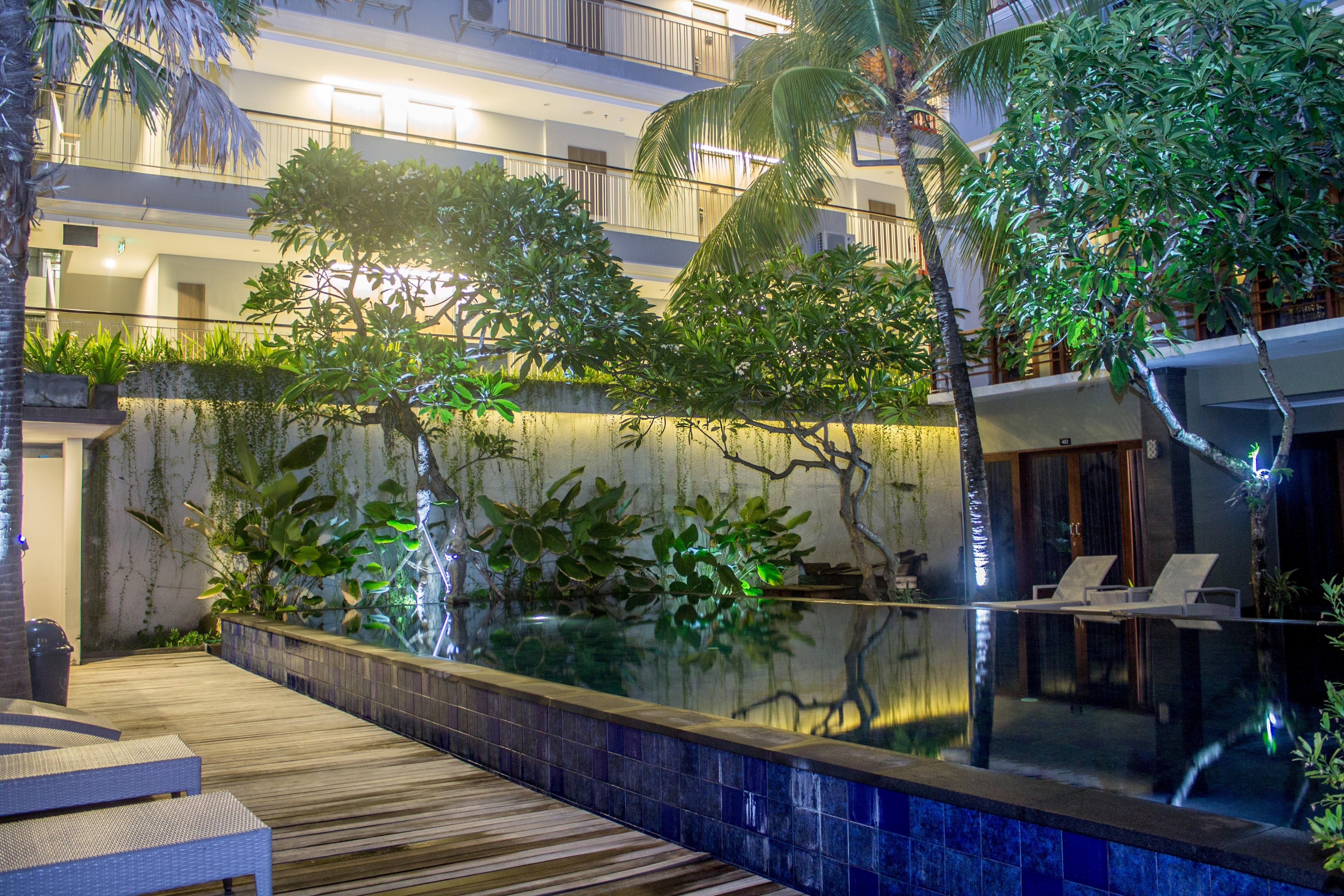 Transera Kamini Legian Hotel Luaran gambar