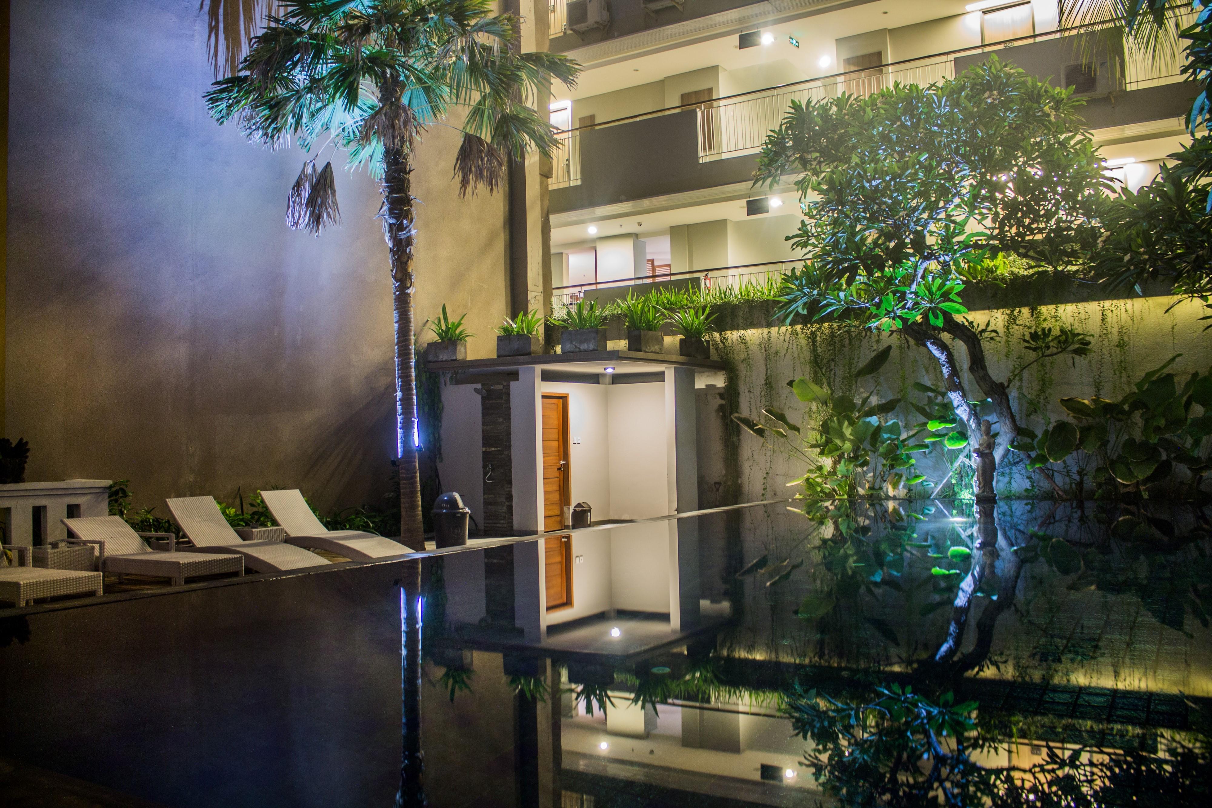 Transera Kamini Legian Hotel Luaran gambar
