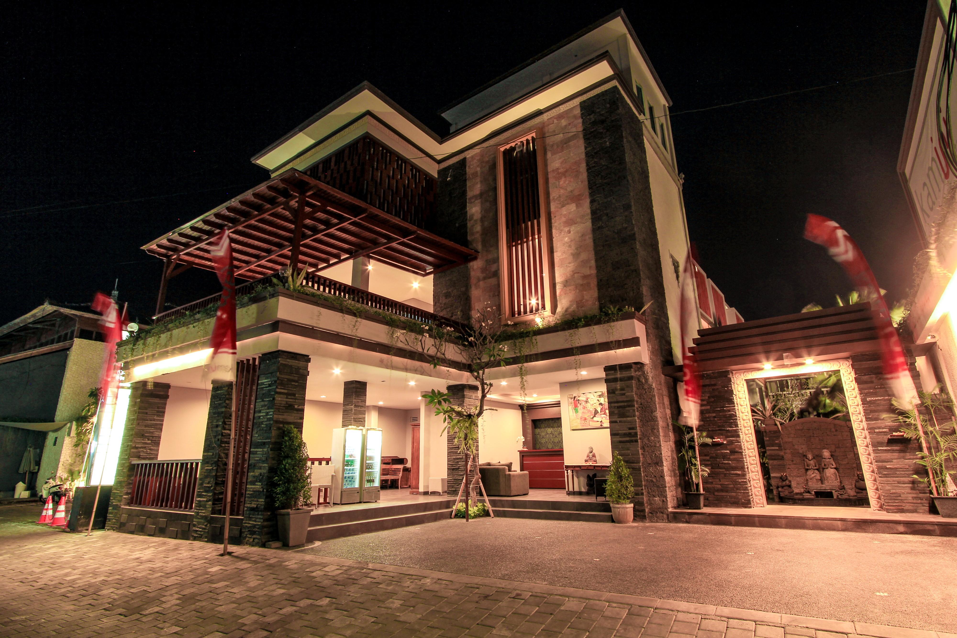 Transera Kamini Legian Hotel Luaran gambar