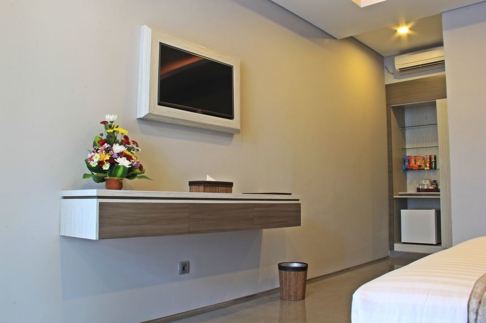 Transera Kamini Legian Hotel Luaran gambar