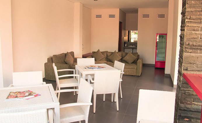 Transera Kamini Legian Hotel Luaran gambar